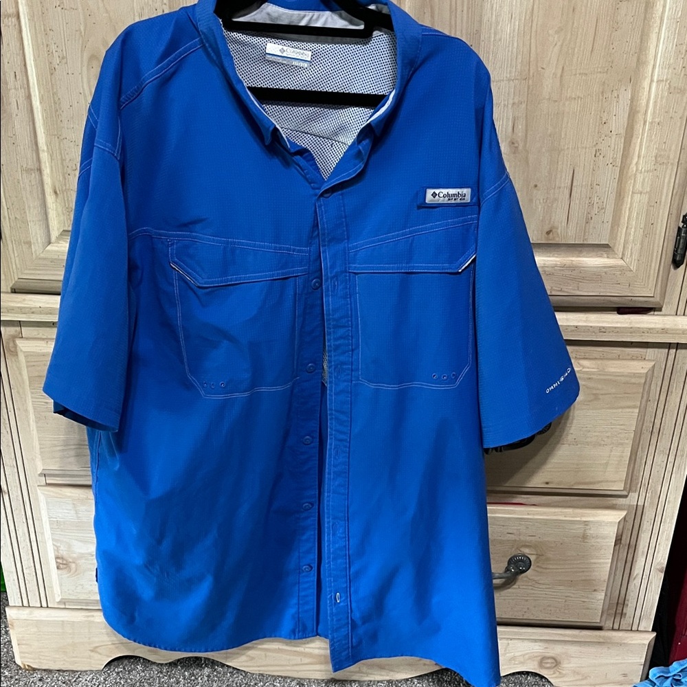 Columbia Royal Blue Outdoor Fishing Shirt
